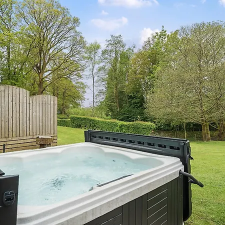 Maple - Woodland * ボウネス＝オン＝ウィンダミア